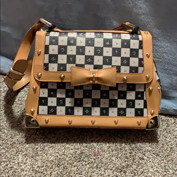 ❌SOLD ❌ CNKW handbag (real leather) - Picture 3 of 9